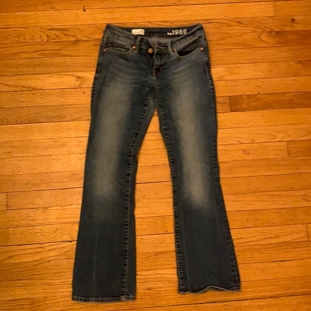 Sexy boot cut Gap Jeans!